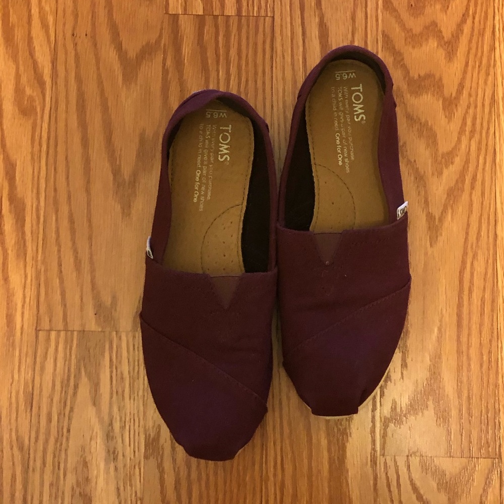 TOMS Maroon